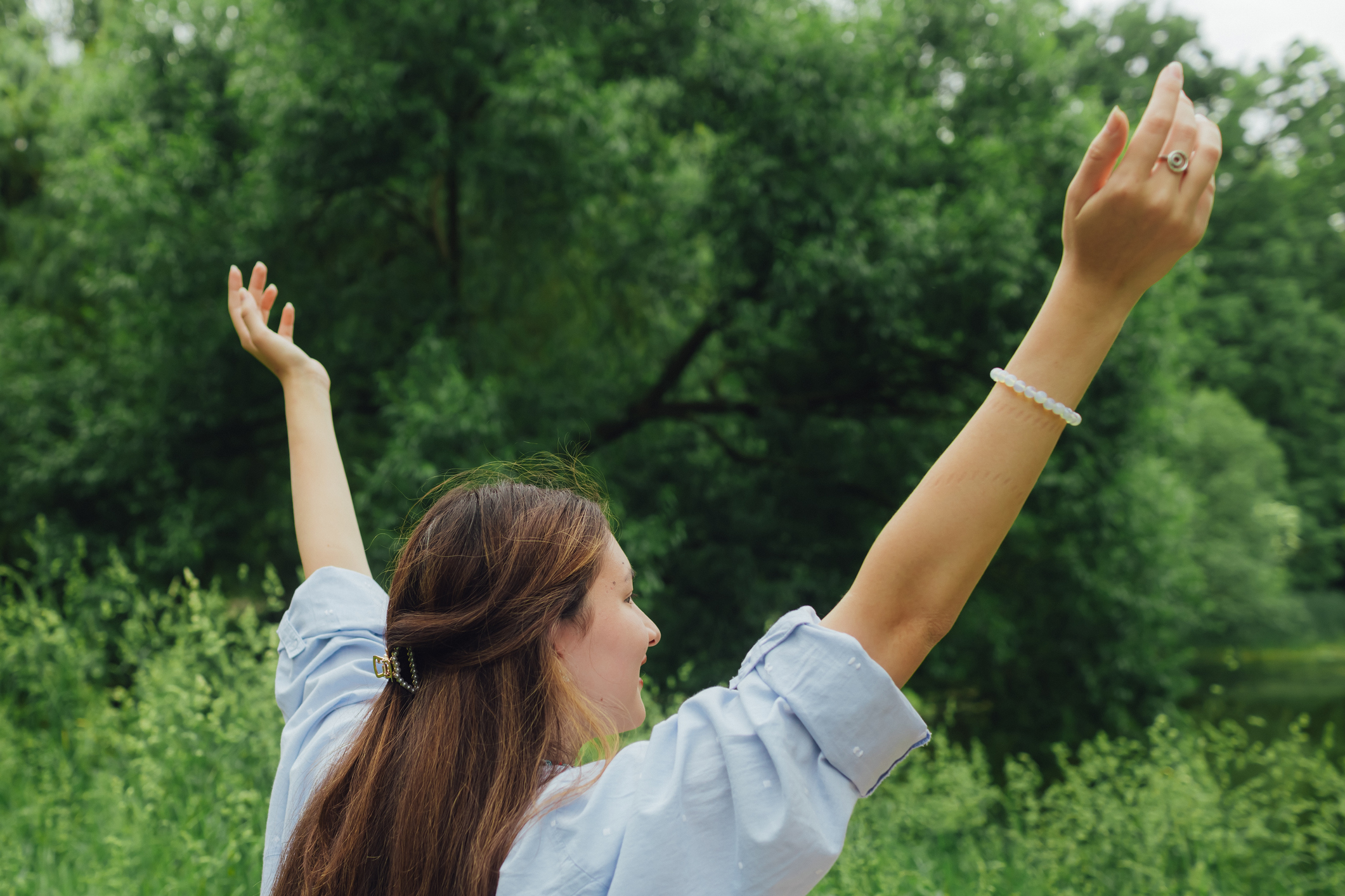 Women's empowerment through virtual coaching - celebrating personal growth and confident life decisions via online relationship coaching sessions
